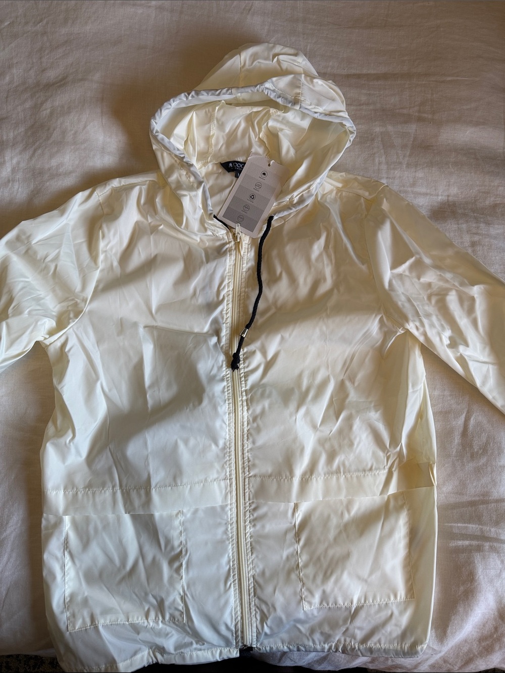 Lightweight Off-White Hooded Rain/windbreaker Jacket